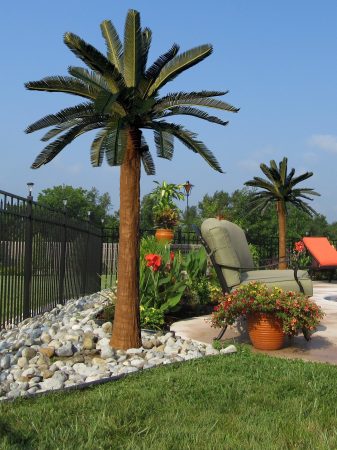 outdoor-artificial-palm-trees